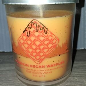 Bath & Body Works Pumpkin Pecan Waffles Candle - Cream